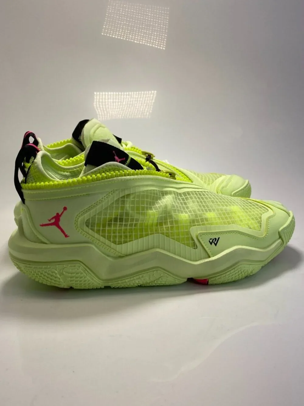 Jordan Men's Jordan Why Not .6 Barley Volt/Pink Sneaker Sz 10.5